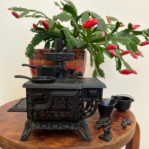 Queen Cast Iron Wood Stove replica-TOY